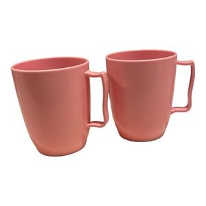 Vintage Burlington Basket co. Hawkeye picnic plastic cups